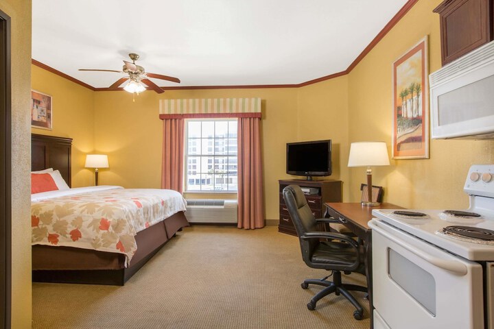 Room 11 of 19