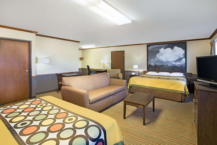 Super 8 by Wyndham New Hampton
