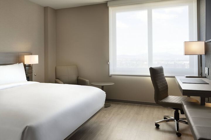 Room 18 of 37
