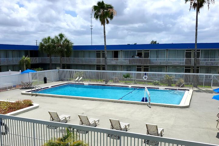 Pool 14 of 73
