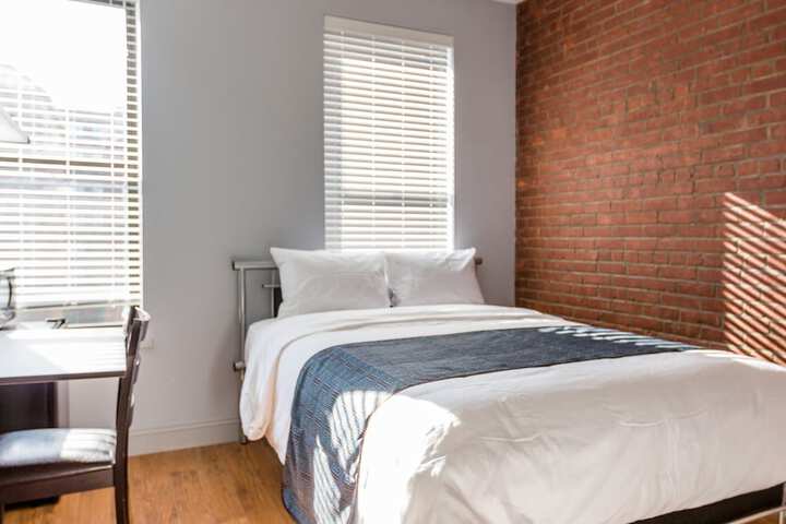 Room 11 of 22