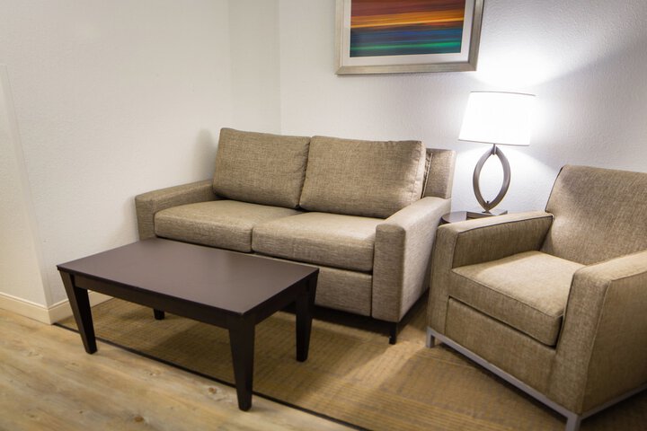 Holiday Inn Bloomington-Airport by IHG