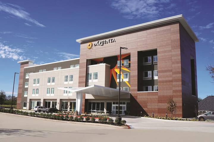 Hotel 2 of 69
