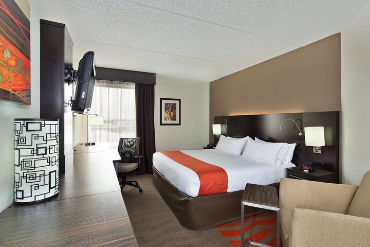 Room 32 of 45