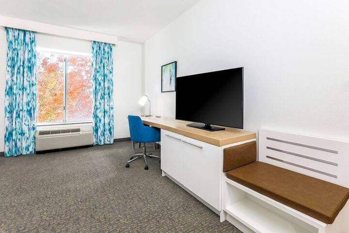 Room 16 of 26