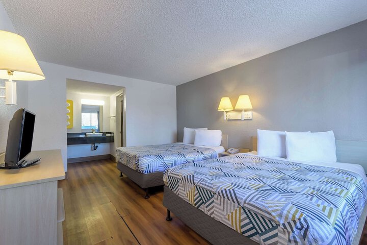 Room 7 of 28