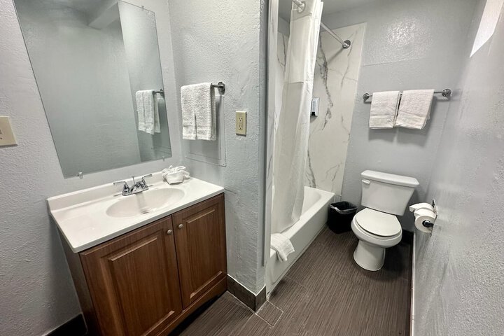 Room 14 of 28