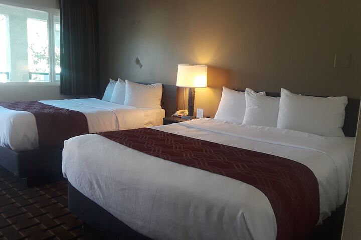 Room 27 of 33