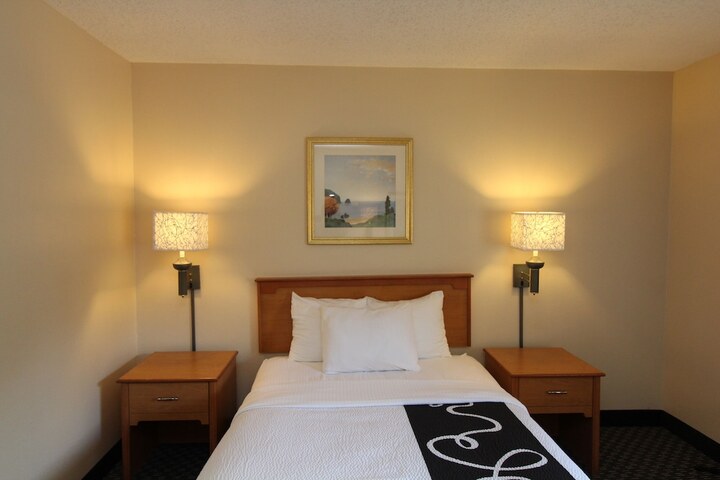 Room 25 of 32