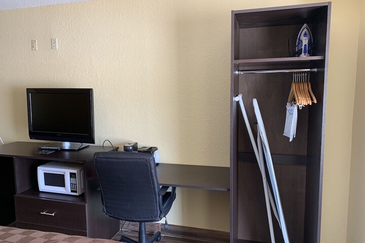 Room 63 of 95
