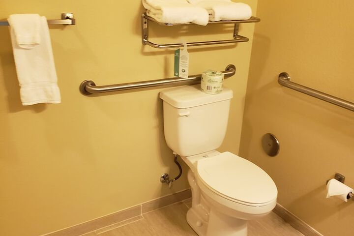Cobblestone Hotel & Suites - Jefferson