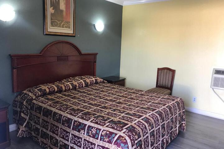 Colony Inn Motel