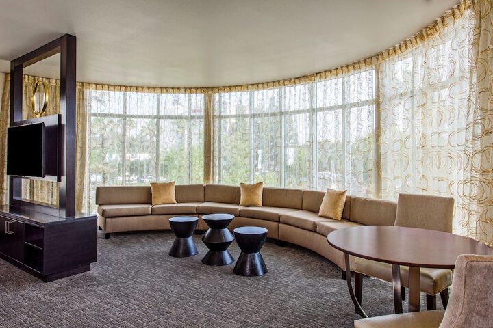 Holiday Inn Express & Suites Anaheim Resort Area by IHG