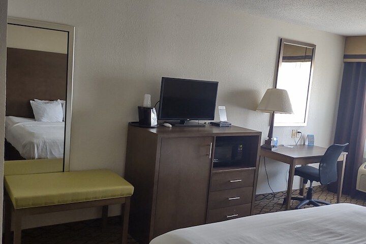 Room 17 of 31