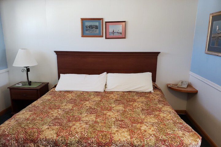 Algoma Beach Motel