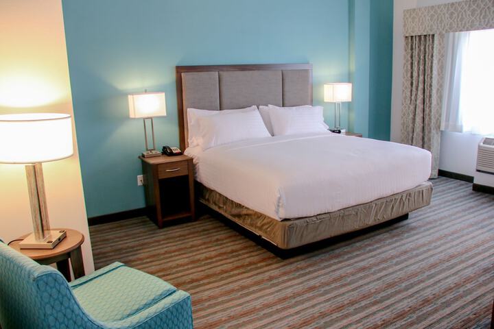 Holiday Inn & Suites Denver Tech Center-Centennial by IHG