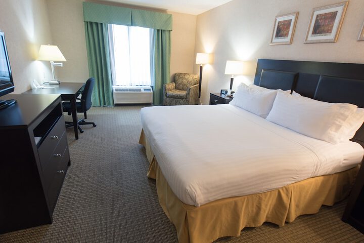Holiday Inn Express Hotel & Suites in North East (Erie) by IHG
