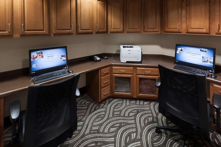 Business Center 37 of 37