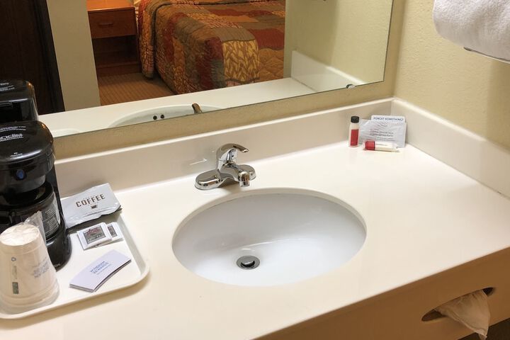 Room 54 of 76