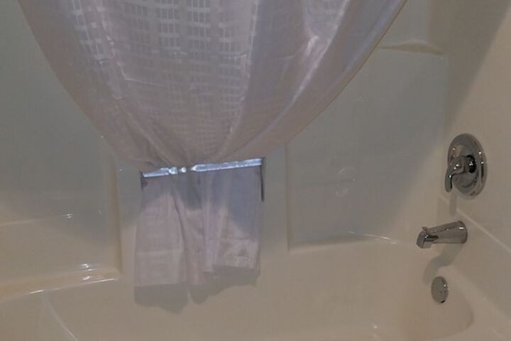 Room 46 of 86
