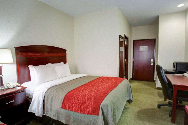 Room 13 of 33