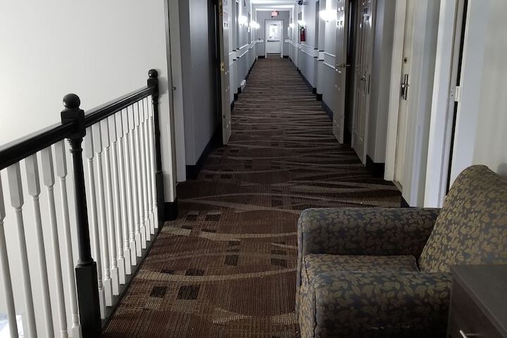 Ballroom/Hall 33 of 51