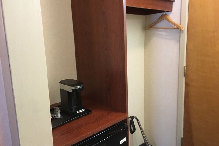 Room 27 of 62
