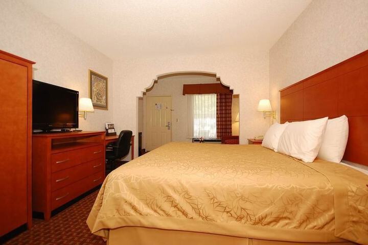 Room 18 of 28