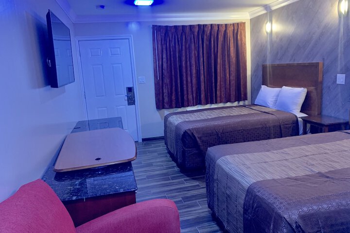 Room 15 of 36