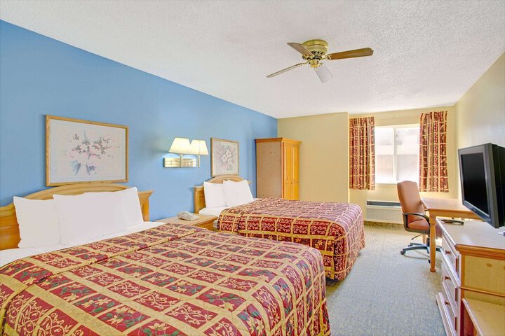 Room 12 of 27