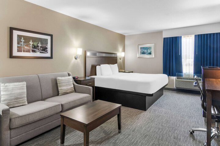 Room 8 of 28