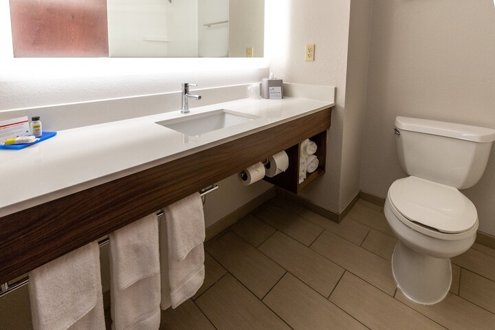 Holiday Inn Express Hotel & Suites Tupelo by IHG