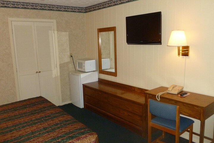 Room 5 of 15
