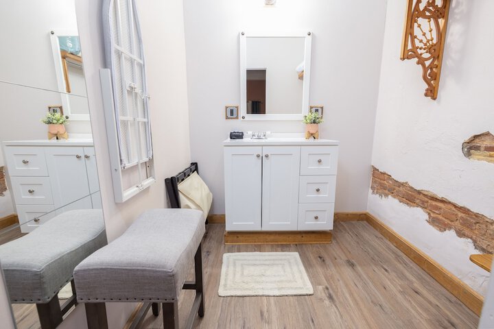 Hartwell Suites