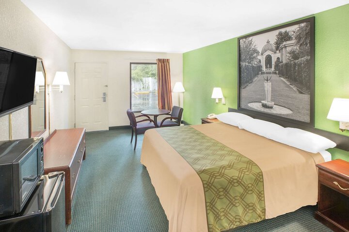 Room 5 of 13