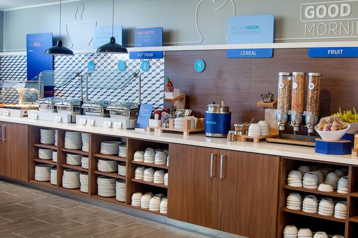 Holiday Inn Express & Suites Panama City Beach - Beachfront by IHG