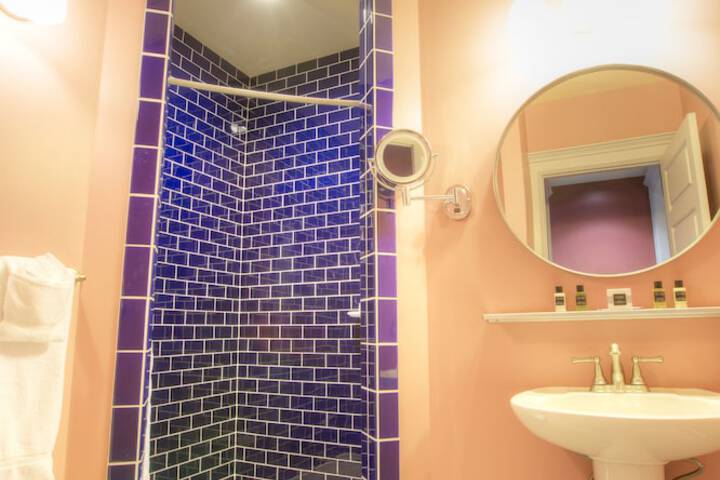 Montvale Hotel