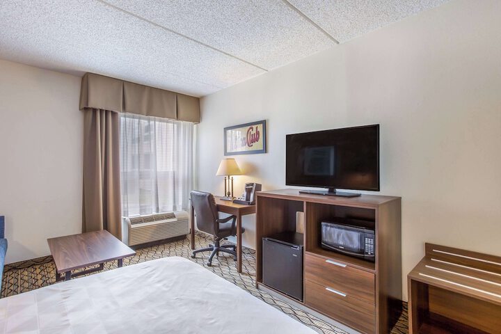 Burrstone Inn an Ascend Collection Hotel