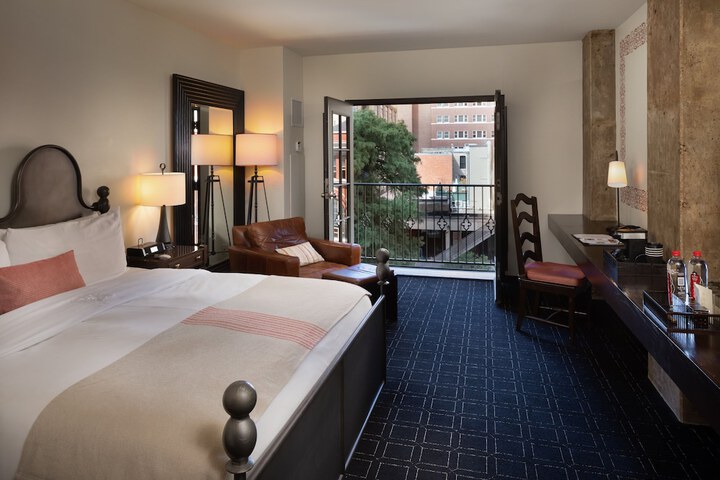 Room 43 of 90