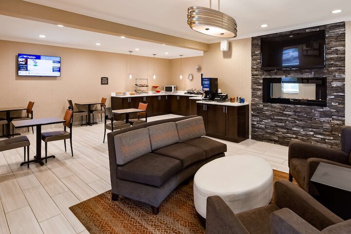 Hotel Interior 7 of 27
