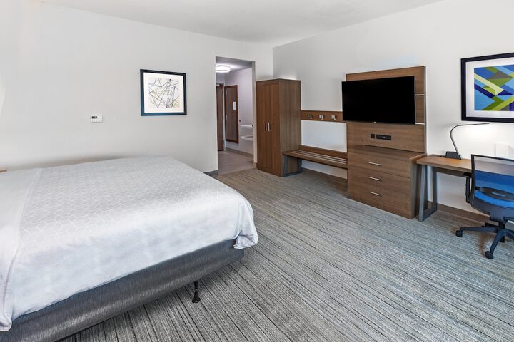Holiday Inn Express & Suites Stafford NW - Sugar Land by IHG