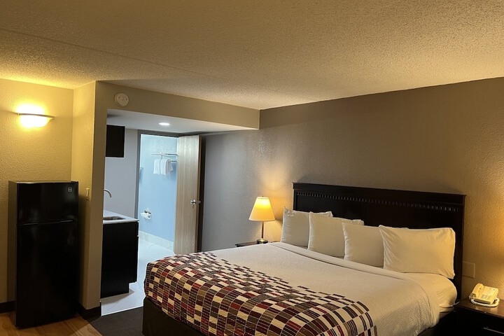 Red Roof Inn & Suites Mt. Holly - McGuire AFB