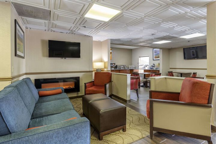 Hotel Interior 6 of 28