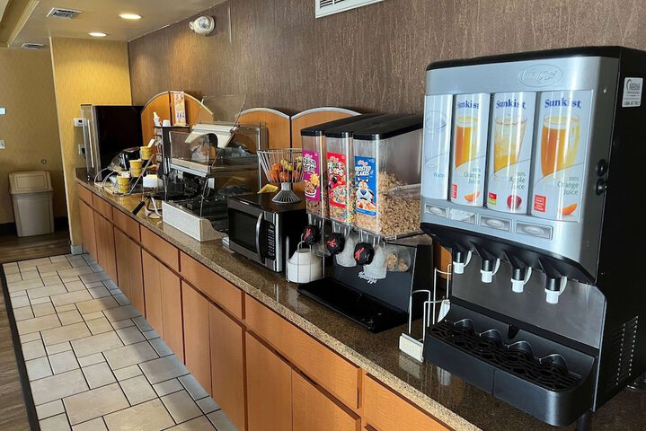 Breakfast/Coffee Service 22 of 29