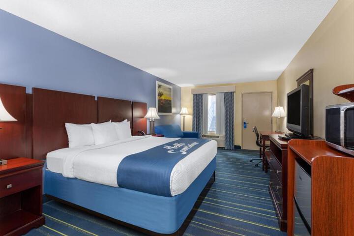 Days Inn by Wyndham Chipley