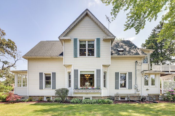 Charming Chesterton Home: w / Idyllic Location!