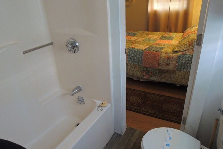 Shorelands Guest Resort and Cottages