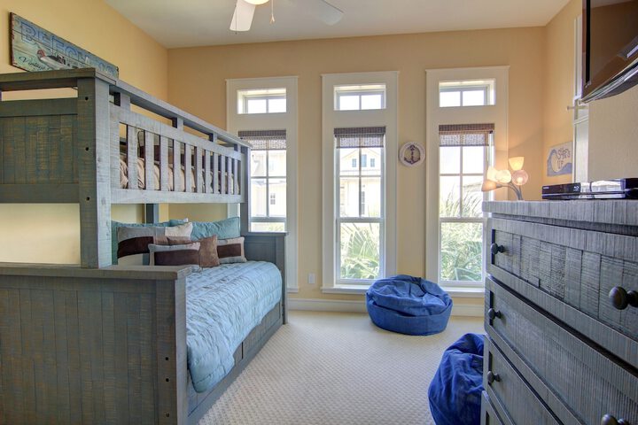 Room 11 of 27