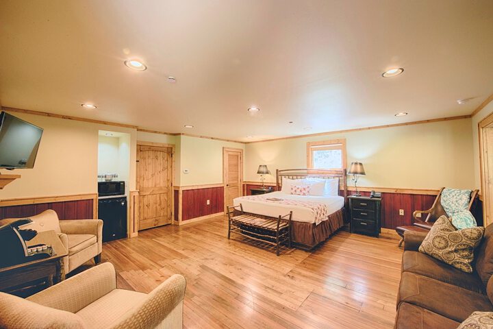 Room 60 of 243