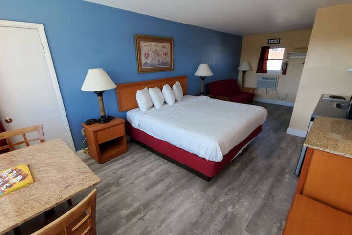 Room 16 of 33